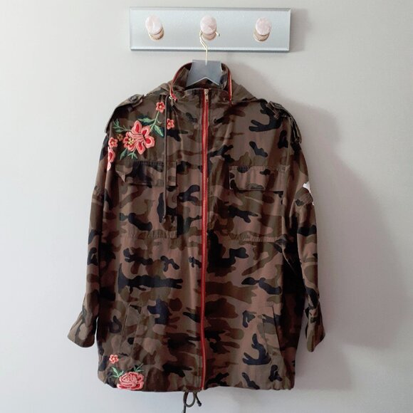 NWOT Romeo + Juliet Couture camo zippered jacket, M - Picture 9 of 9
